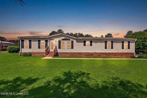 19561 Lennis Cuevas Rd, Saucier, MS, 39574-7123 | Card Image
