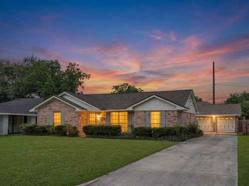 4910 Teton St, Houston, TX, 77033-3531 | Card Image