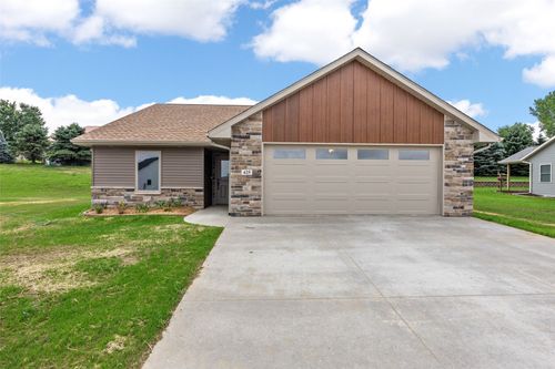425 Council St, Anamosa, IA, 52205-4713 | Card Image