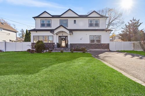 166 17th St, West Babylon, NY, 11704-2722 | Card Image