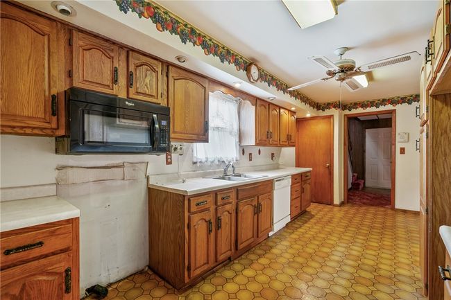 1103 2 Nd St, House other with 3 bedrooms, 3 bathrooms and 2 parking in Monessen PA | Image 12