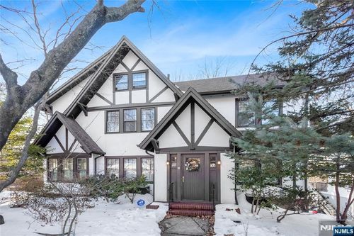 20 Paulin Blvd, Leonia, NJ, 07605-1321 | Card Image