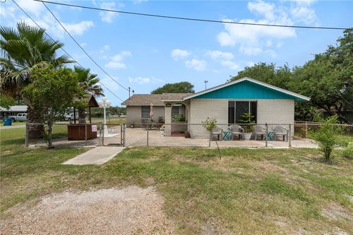 627 S Fuqua St, Rockport, TX, 78382-4707 | Card Image