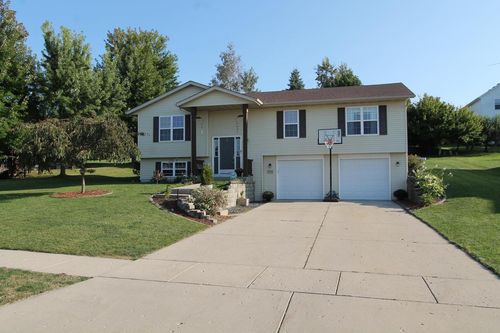 433 S Creek Dr, Elkhorn, WI, 53121-4399 | Card Image