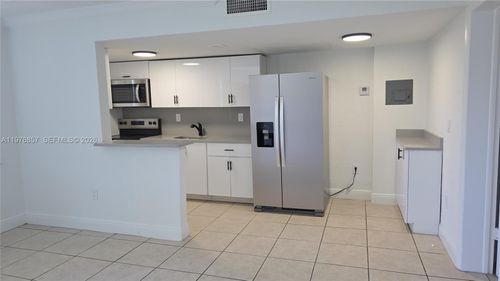 38-3901 Sw 112th Ave, Miami, FL, 33165-4472 | Card Image