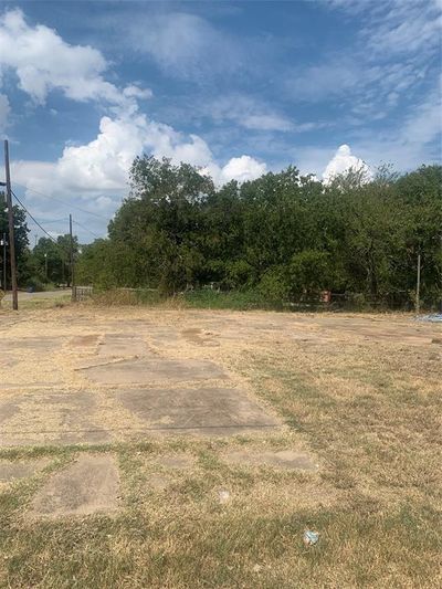 View of yard featuring a rural view | Image 2