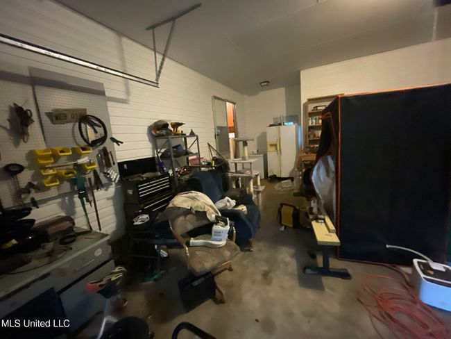 Garage | Image 31