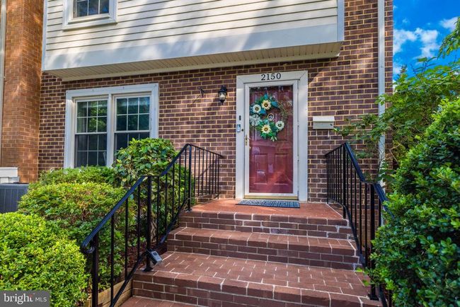 2150 Golf Course Dr, Townhouse with 3 bedrooms, 4 bathrooms and null parking in RESTON VA | Image 4