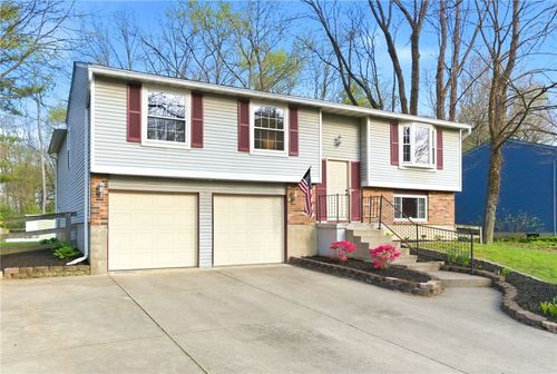 4096 Willow Run Dr, Beavercreek, OH, 45430-1527 | Card Image