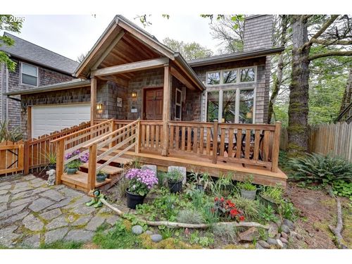 615 N Larch St, Cannon Beach, OR, 97110-3107 | Card Image
