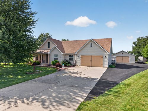 701 Forrest Dr, Seneca, IL, 61360-9209 | Card Image