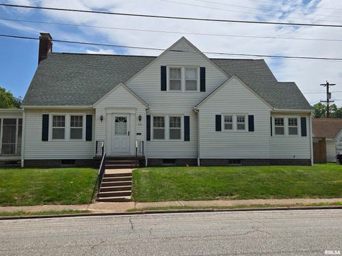 621 E 29th St, Davenport, IA, 52803-1623 | Card Image