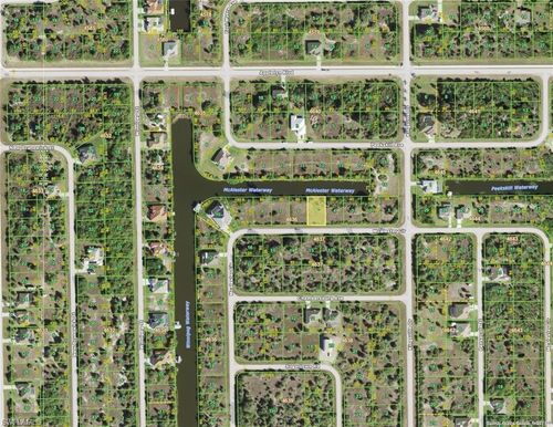 10884 Mcalester Cir, PORT CHARLOTTE, FL, 33981-4820 | Card Image