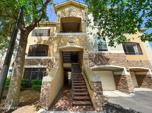 628-8539 Gate Pkwy W, JACKSONVILLE, FL, 32216-1019 | Card Image