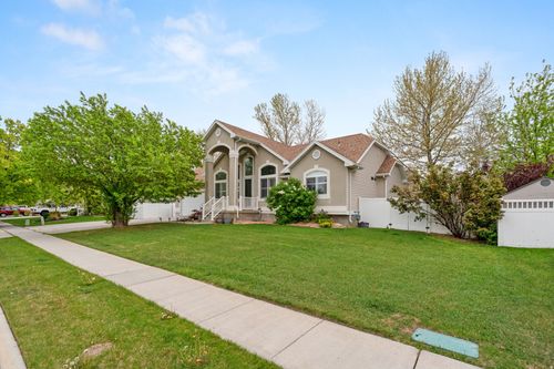 257 Lakeside Dr, Stansbury Park, UT, 84074-8944 | Card Image