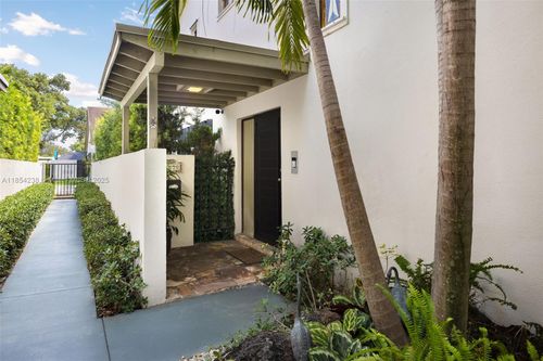 3-6650 Sw 71st Ln, Miami, FL, 33143-3260 | Card Image