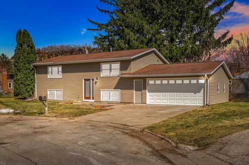 2401 30th Street, La Crosse, WI, 54601 | Card Image