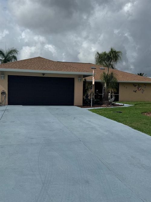 742 Se Whitehurst Ave, Port St Lucie, FL, 34983-2754 | Card Image