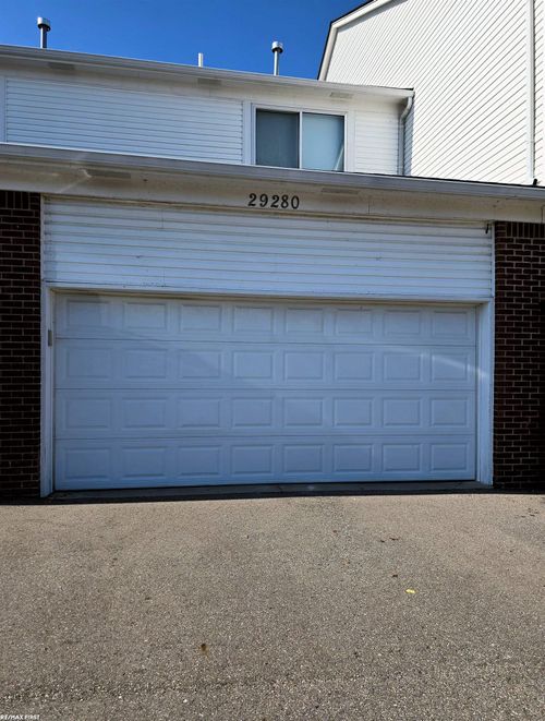 29280 Classic Dr, Chesterfield, MI, 48051-3787 | Card Image