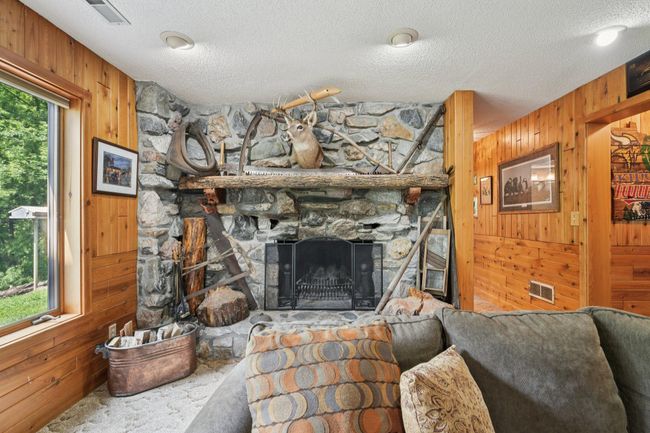 21-web-or-mls-Barnes Ave-0306-021.jpg | Image 33