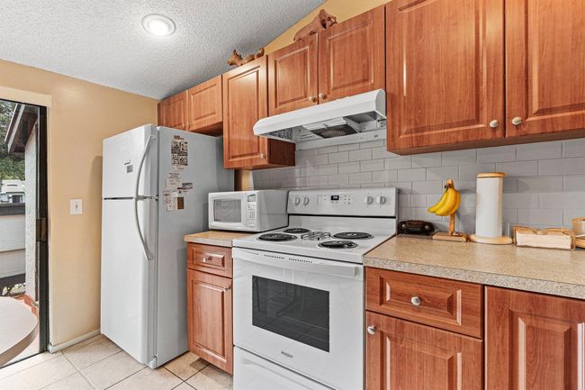 476 Lynbrook Ct, Condo with 2 bedrooms, 2 bathrooms and null parking in Royal Palm Beach FL | Image 9