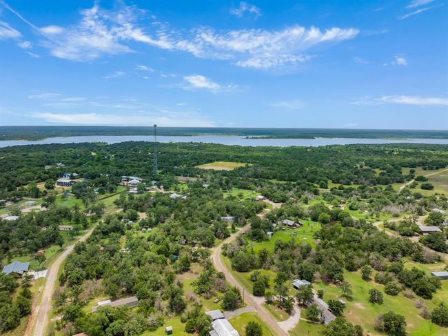 Neighborhood Views close to lake | Image 27