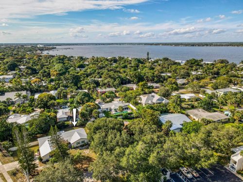 296 Se Wentworth Dr, Stuart, FL, 34996-4717 | Card Image
