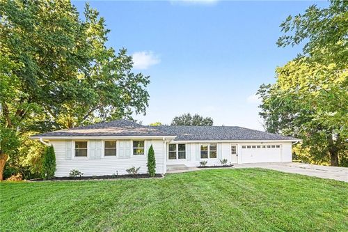 1500 Ridgeview Rd, Liberty, MO, 64068-8593 | Card Image