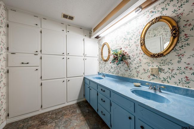 507 E Longview St, House other with 3 bedrooms, 3 bathrooms and null parking in Arp TX | Image 25