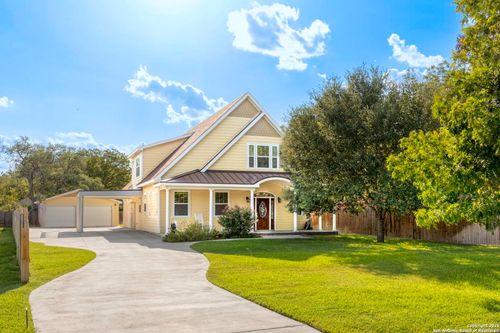 727 S Guadalupe St, Lockhart, TX, 78644-3331 | Card Image