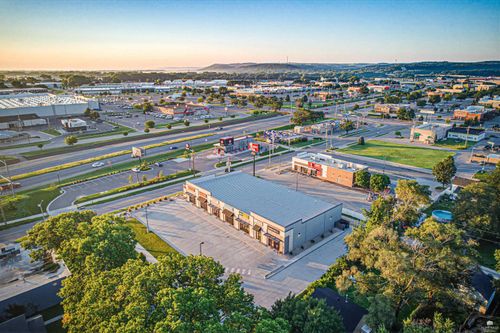 301 Kearney St, Manhattan, KS, 66502-5989 | Card Image