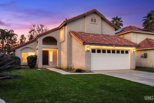 5717 Willowcrest St, Bakersfield, CA, 93313-4146 | Card Image