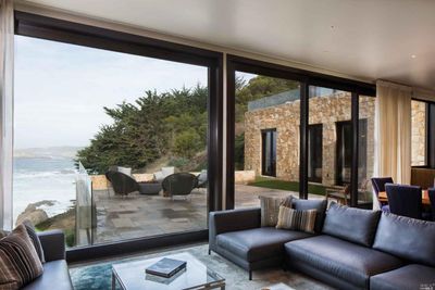 Highway 1 None, Home with 5 bedrooms, 5 bathrooms and 4 parking in Carmel CA | Image 3