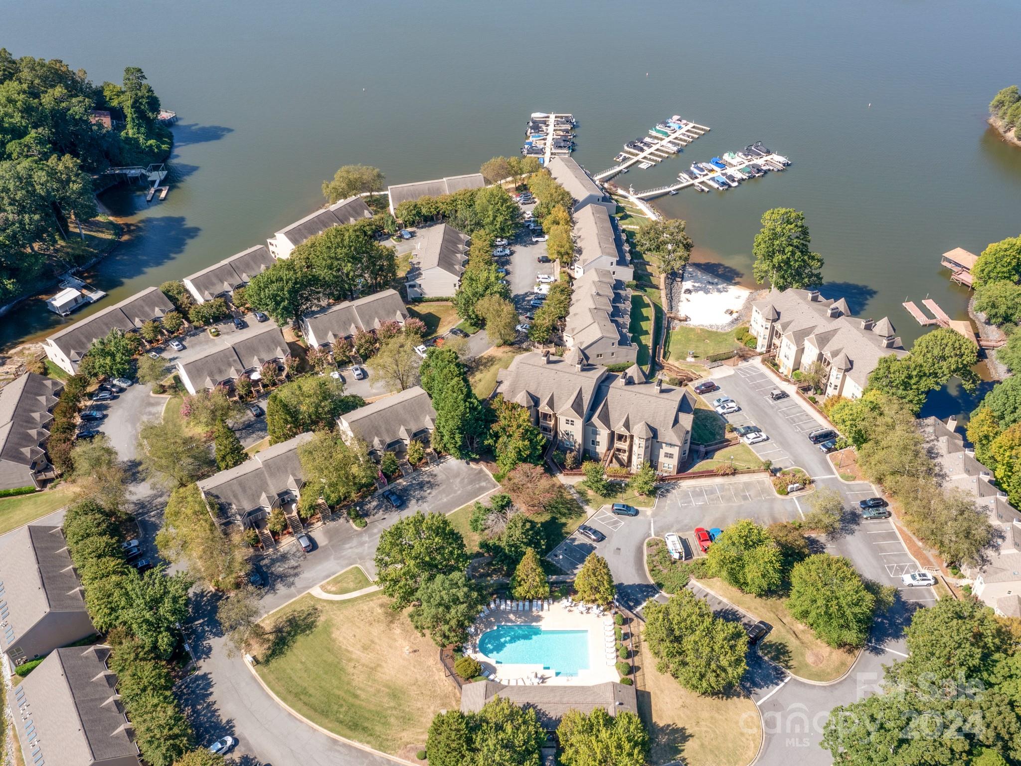 Waterside Dr, Charlotte, NC 28278