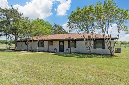 2988 E Old Axtell Rd, Axtell, TX, 76624-1477 | Card Image