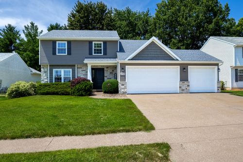4708 34th St, Bettendorf, IA, 52722-6905 | Card Image
