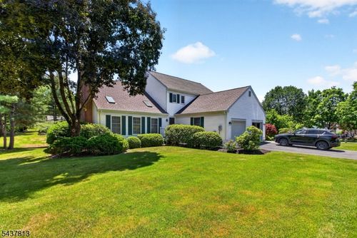 15 Hampton Ct, Basking Ridge, NJ, 07920-3098 | Card Image