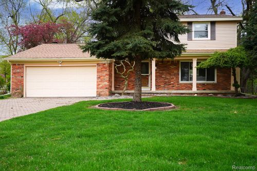 4156 Mccandlish Road, Grand Blanc Charter Township, MI, 48439 | Card Image