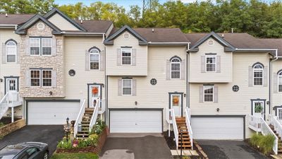 117 Cathedral Ct., Townhouse with 3 bedrooms, 2 bathrooms and 2 parking in Carnegie PA | Image 1