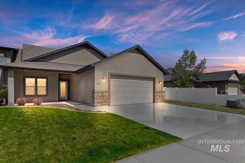 2629 Whispering Pine Dr, Twin Falls, ID, 83301-8939 | Card Image