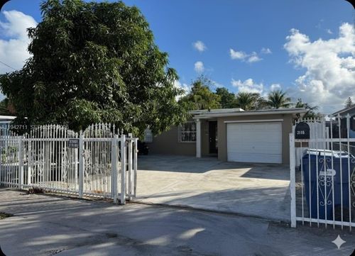 2118 Nw 86th St, Miami, FL, 33147-4210 | Card Image