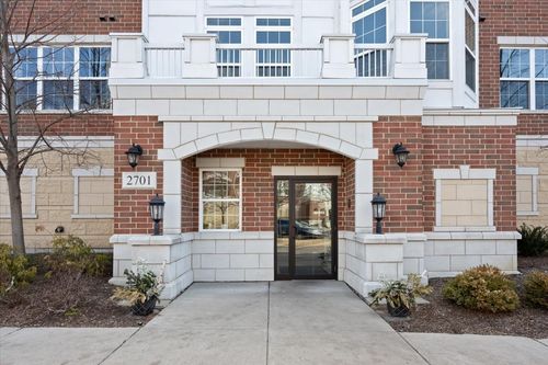 apt-210-2701 Commons Dr, Glenview, IL, 60026-7821 | Card Image