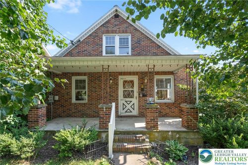 439 W Center St, Nazareth, PA, 18064-1908 | Card Image