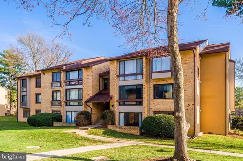 apt-101-10218 Bushman Dr, OAKTON, VA, 22124-2820 | Card Image