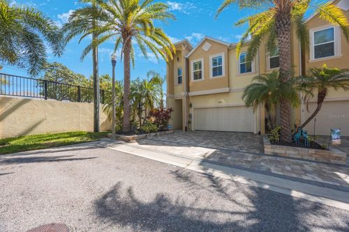 789 Grand Cypress Ln, TARPON SPRINGS, FL, 34689-6833 | Card Image