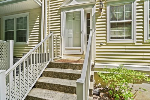 apt-27-633 Danbury Rd, Ridgefield, CT, 06877-2723 | Card Image