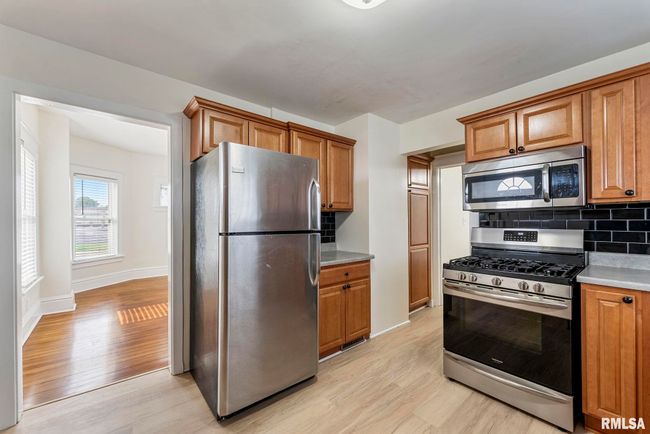 1647 37 Th St, House other with 3 bedrooms, 2 bathrooms and null parking in Rock Island IL | Image 18