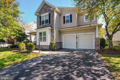 42946 Conquest Circle, House other with 4 bedrooms, 3 bathrooms and null parking in BRAMBLETON VA | Image 2