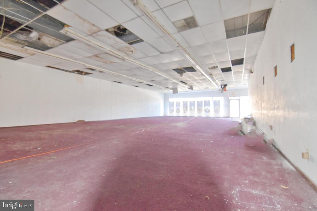 Commercial Lease in BURLINGTON 4