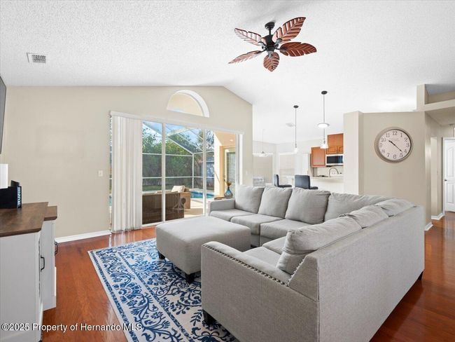 8484 Annapolis Rd, House other with 3 bedrooms, 2 bathrooms and null parking in SPRING HILL FL | Image 20